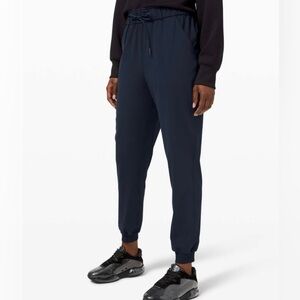 2021-Lululemon Keep Moving Jogger
True Navy size 2